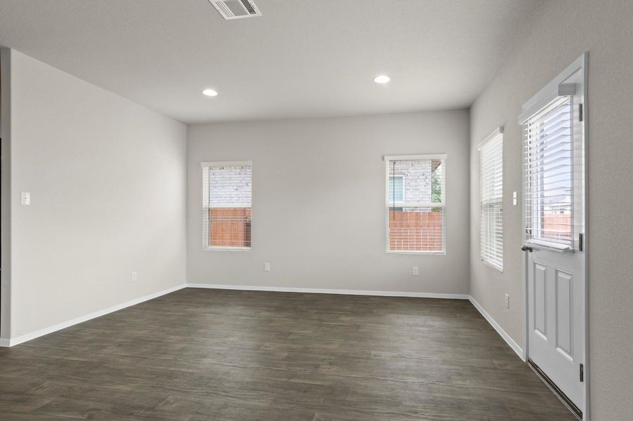 Spacious, unfurnished interior of a new home in Oaks at San Gabriel, Georgetown (Image 25).