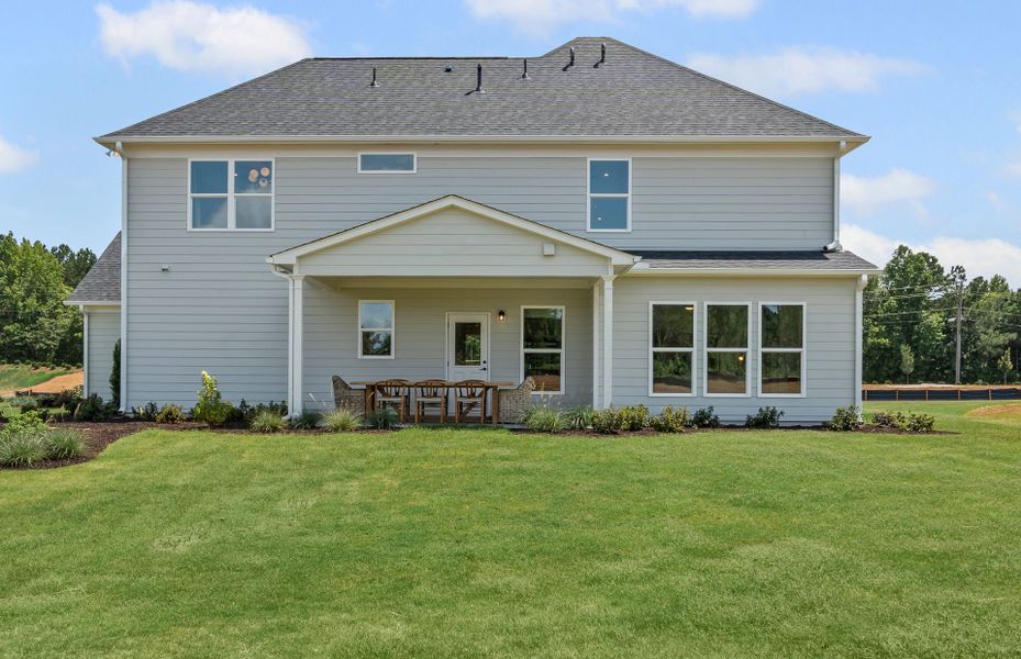 Exterior details of a home in Creekside at Skelton, Hoschton (Image 4). Exterior details of a home in Creekside at Skelton, Hoschton (Image 4).