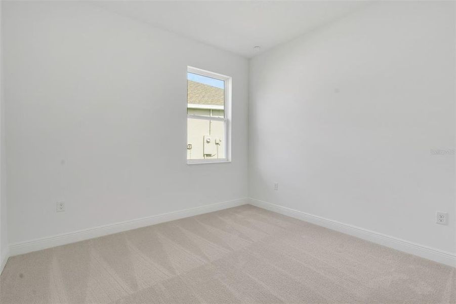 Spacious, unfurnished interior of a new home in Reserve at Hammock Oaks, Lady Lake (Image 21).