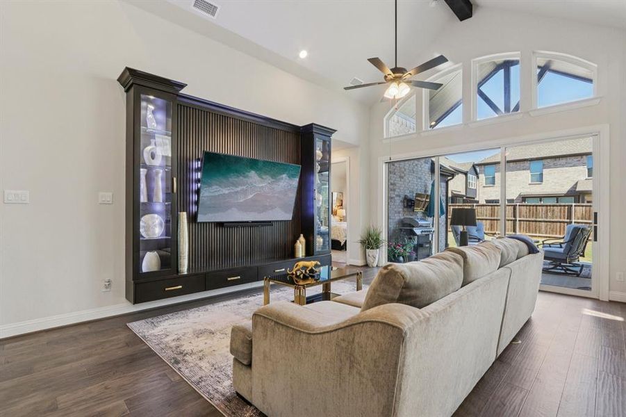 Furnished interior view inside a new home in , Northlake (Image 28).