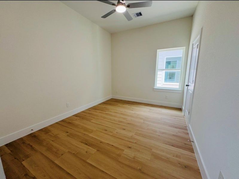 Spacious, unfurnished interior of a new home in , Houston (Image 14).