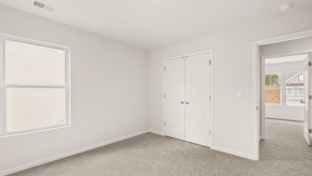 Representative unfurnished interior of a home built from the Halton by D.R. Horton in Thompson Ridge, Dallas (Image 29).
