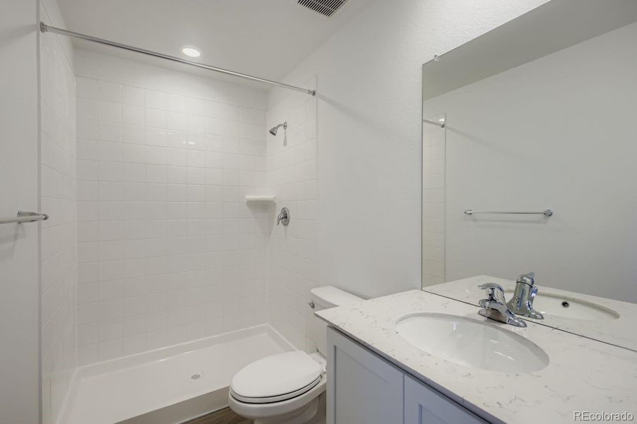 Furnished interior view inside a new home in Ledge Rock: The Camden Collection, Johnstown (Image 8).