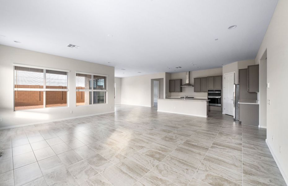 Spacious, unfurnished interior of a new home in Visara, Surprise (Image 18).