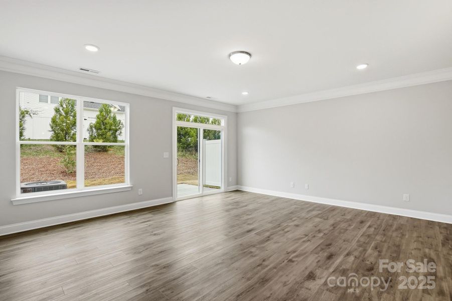 Spacious, unfurnished interior of a new home in Harrisburg Village, Harrisburg (Image 32).