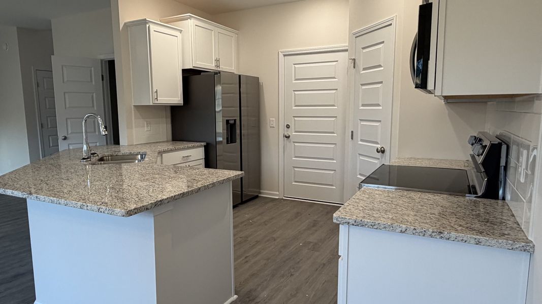 Furnished interior view inside a new home in Grand Reserve, Hinesville (Image 7).