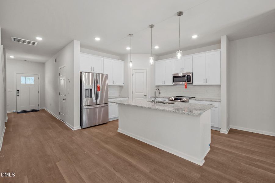 16-web-or-mls-P1112639 16-web-or-mls-P1112639