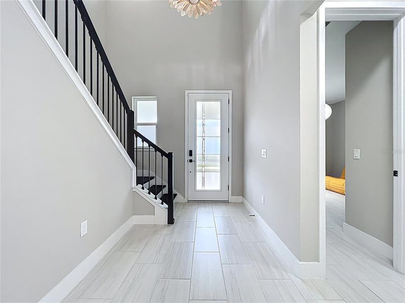 Spacious, unfurnished interior of a new home in , Winter Garden (Image 47).