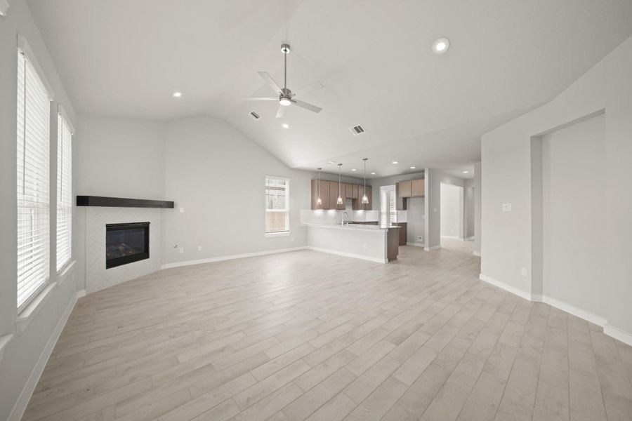 Spacious, unfurnished interior of a new home in Beacon Hill, Waller (Image 11). Spacious, unfurnished interior of a new home in Beacon Hill, Waller (Image 11).