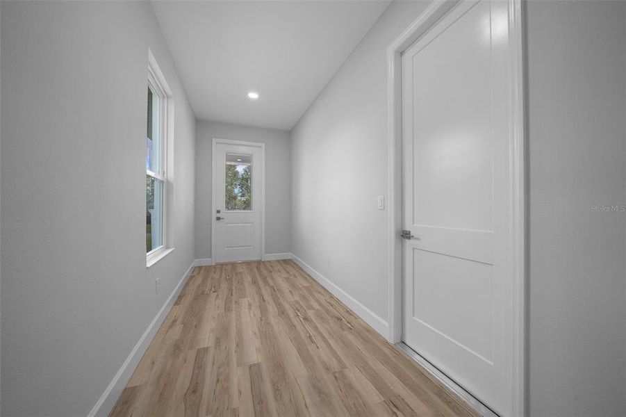Spacious, unfurnished interior of a new home in , Ocala (Image 18).
