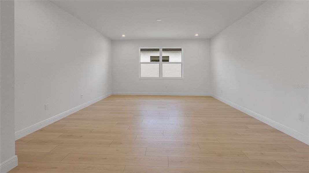 Spacious, unfurnished interior of a new home in Woodland Preserve, Parrish (Image 34).