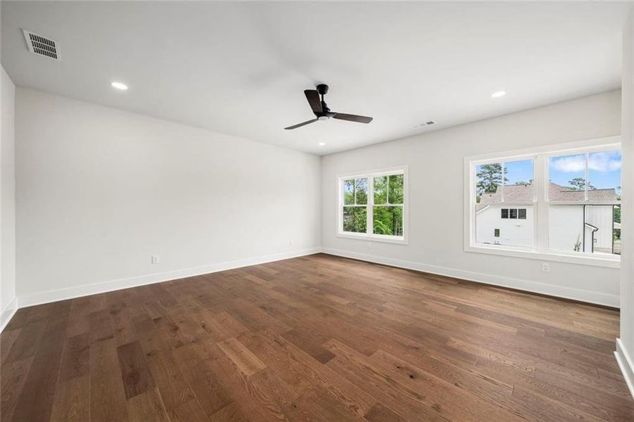 Spacious, unfurnished interior of a new home in , Atlanta (Image 54).