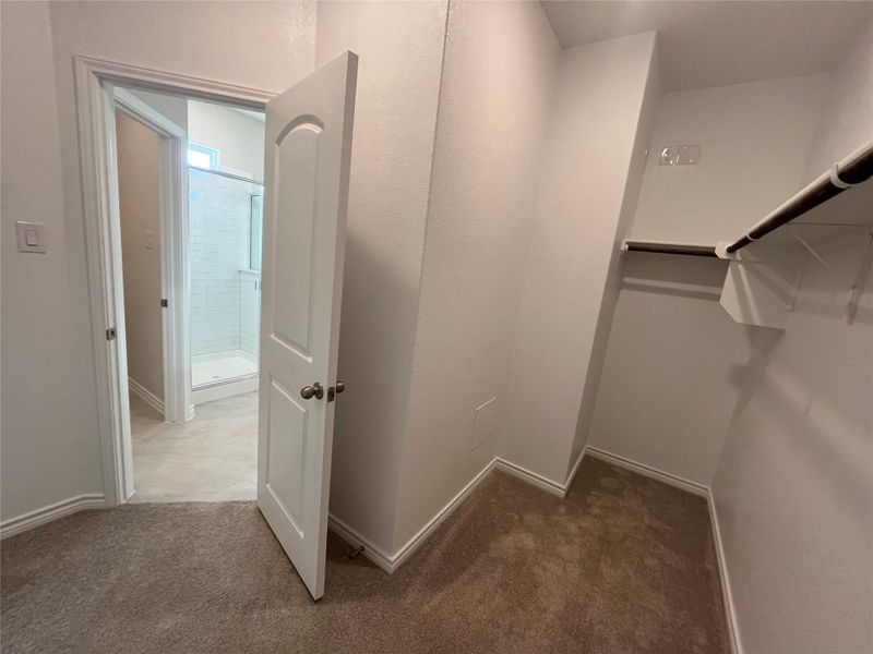 Spacious, unfurnished interior of a new home in Lariat, Liberty Hill (Image 32).