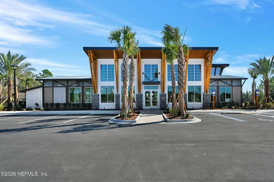 Condo located in St. Johns, FL showcasing its design and architecture (Image 3).