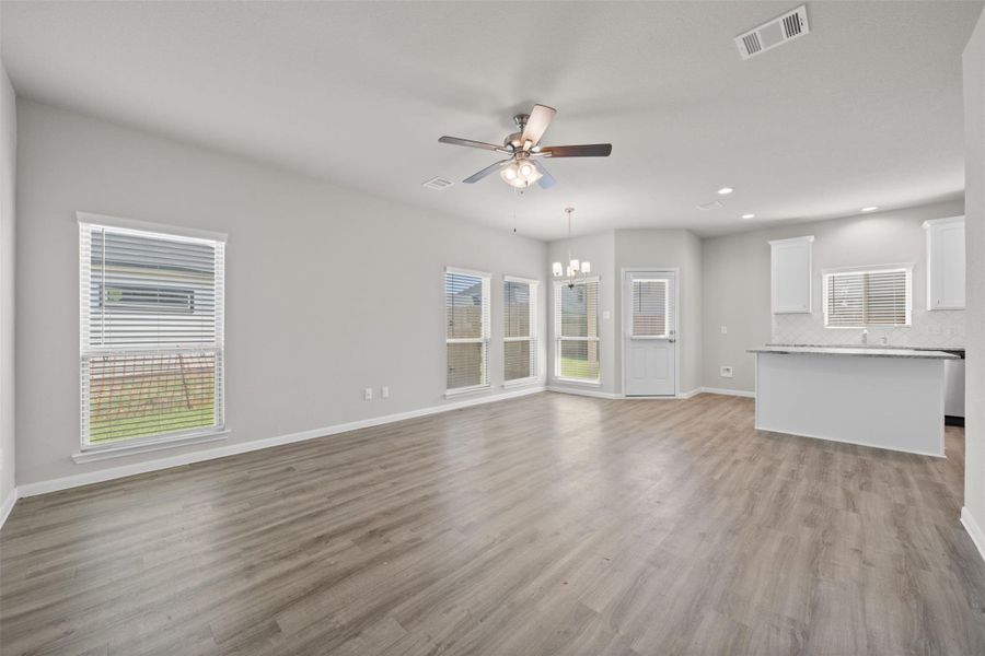 Spacious, unfurnished interior of a new home in Woodland Lakes, Houston (Image 18). Spacious, unfurnished interior of a new home in Woodland Lakes, Houston (Image 18).