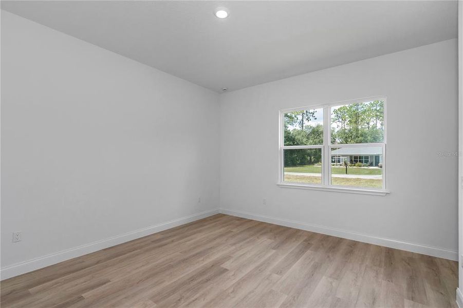 Spacious, unfurnished interior of a new home in , Citrus Springs (Image 35).