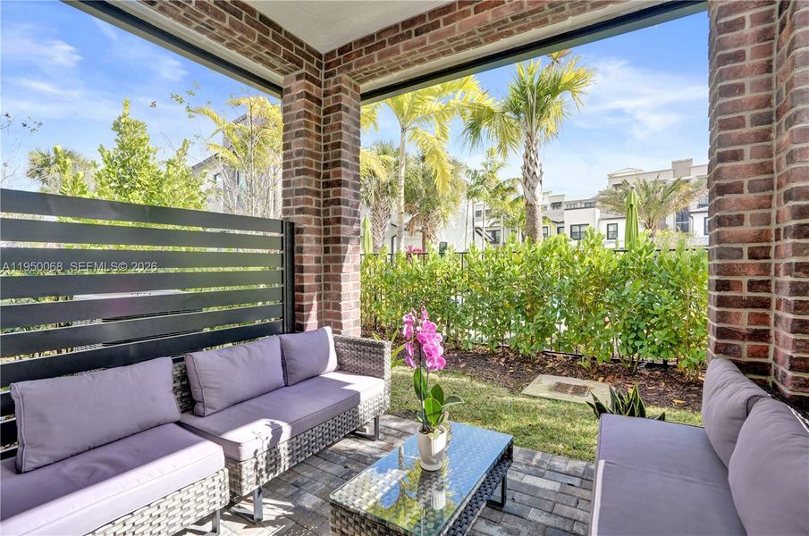Exterior details and patio area of a home in , Plantation (Image 3).
