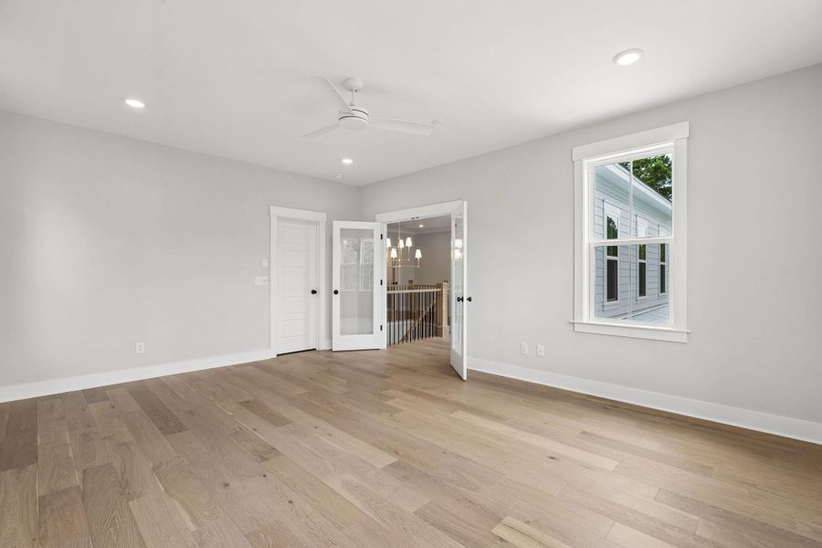 Spacious, unfurnished interior of a new home in , Wando (Image 26).