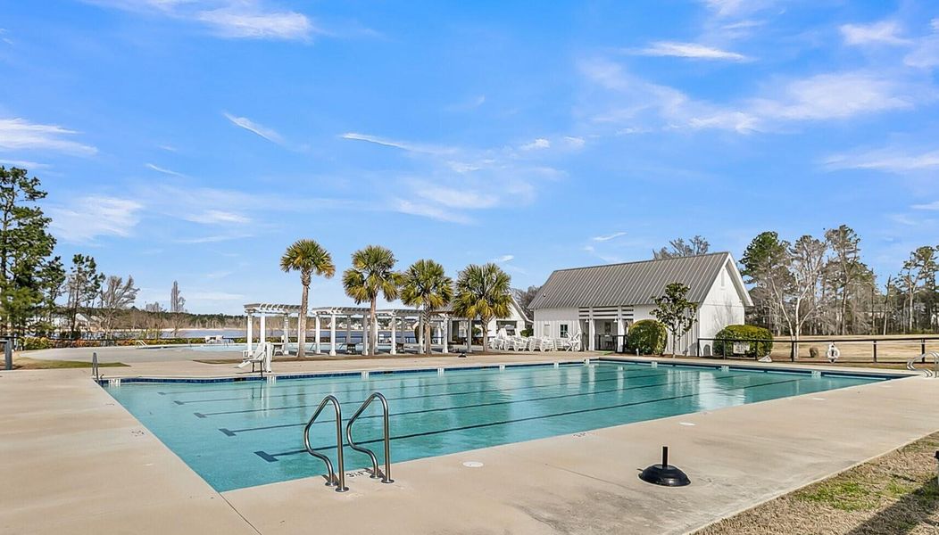 Community amenities in High Point at Foxbank, Moncks Corner (Image 44).