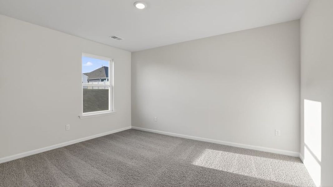 Spacious, unfurnished interior of a new home in Baxter Village, Boiling Springs (Image 31).