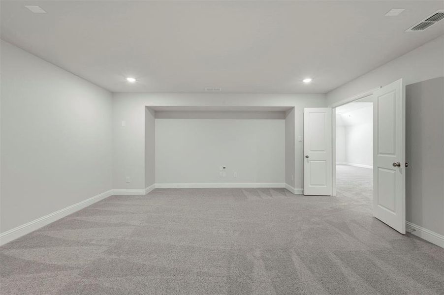 Spacious, unfurnished interior of a new home in Aster Park, McKinney (Image 35).