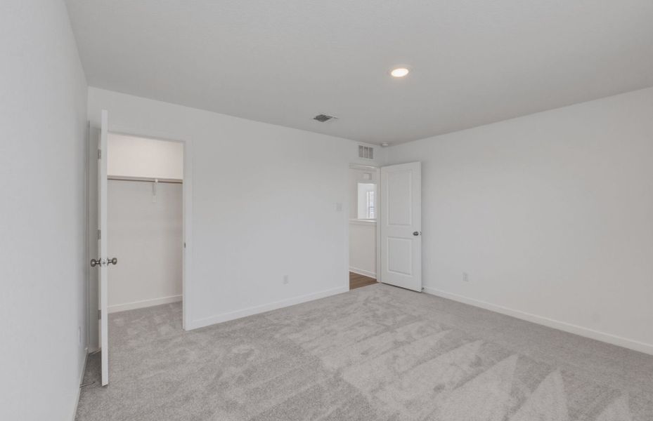 Spacious, unfurnished interior of a new home in Skyview, Belton (Image 29).
