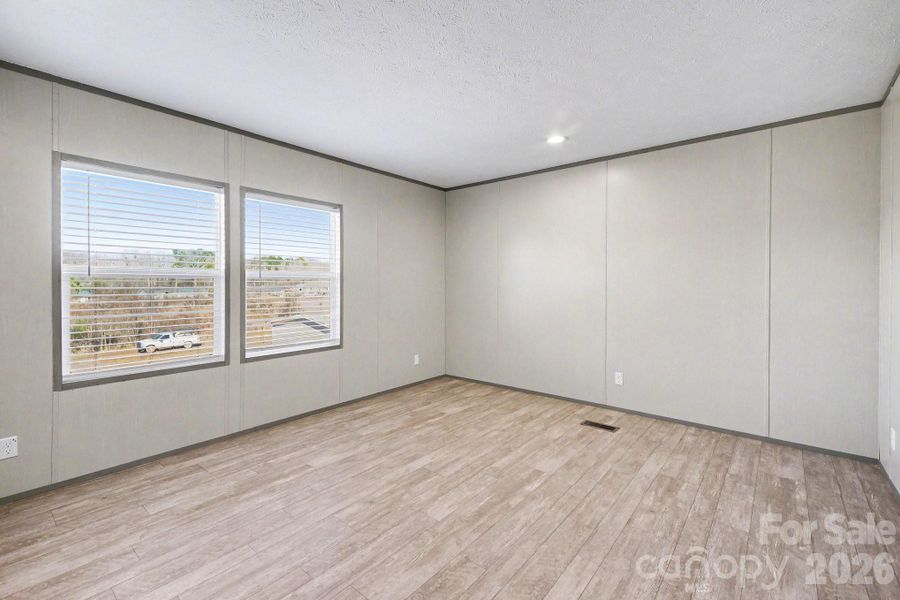 Spacious, unfurnished interior of a new home in , Shelby (Image 26).