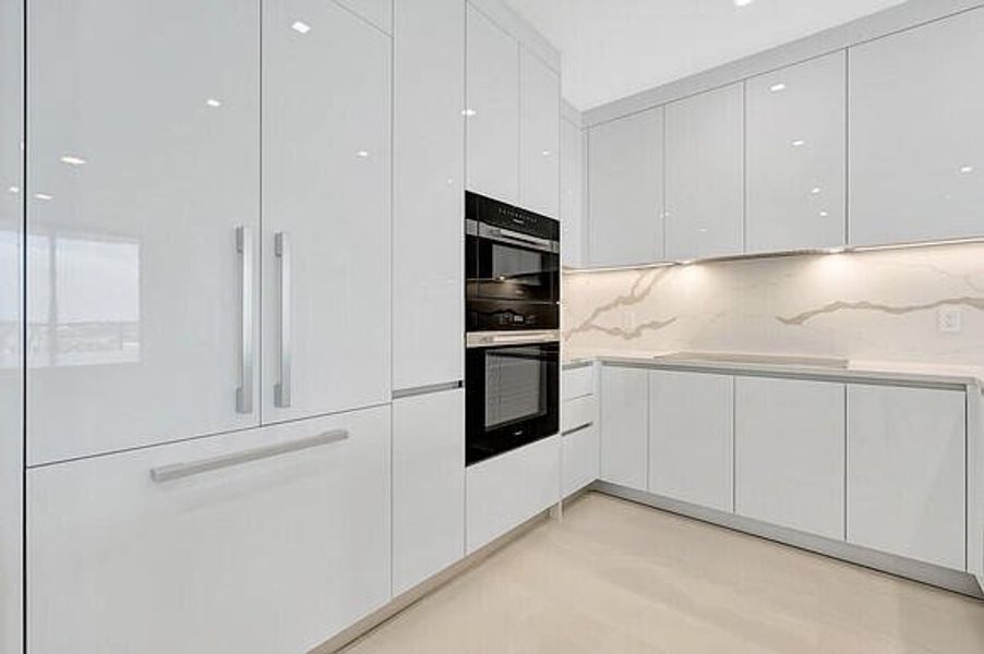 Nautilus 2105 Kitchen 3 Nautilus 2105 Kitchen 3