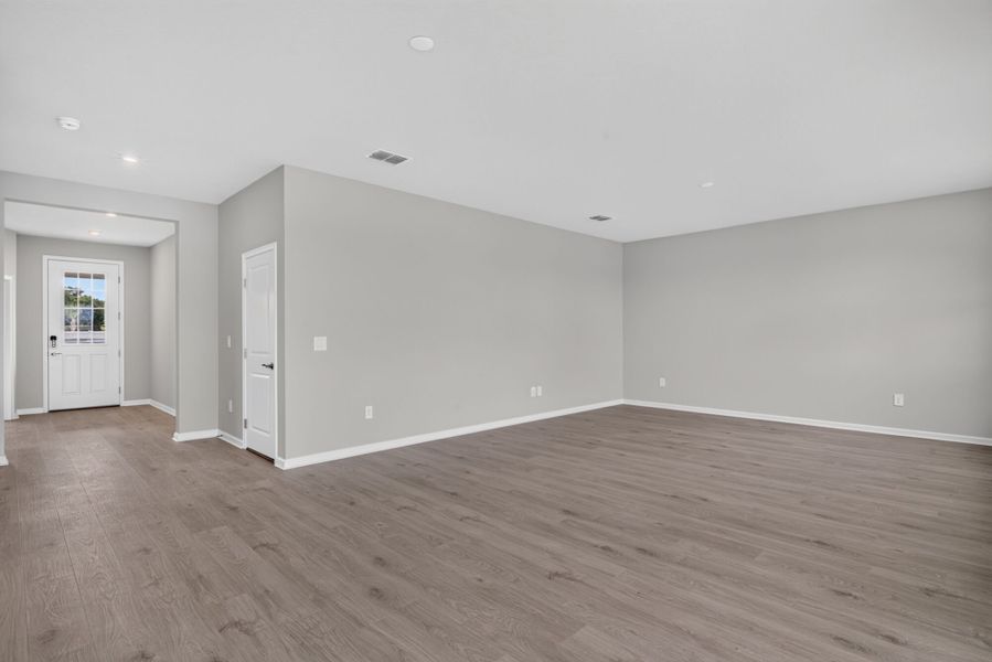 Spacious, unfurnished interior of a new home in Crosswind Ranch, Parrish (Image 11). Spacious, unfurnished interior of a new home in Crosswind Ranch, Parrish (Image 11).