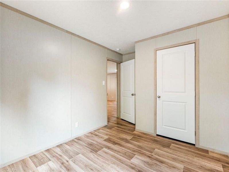 Spacious, unfurnished interior of a new home in , Gainesville (Image 17).