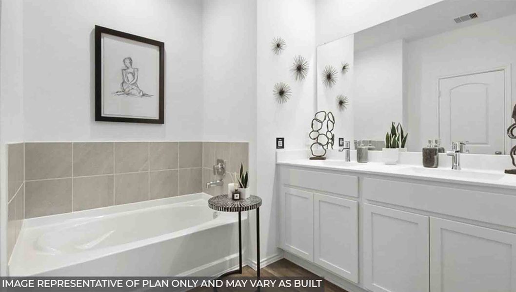 Furnished interior view inside a new home in Silverthorne, Conroe (Image 10). Furnished interior view inside a new home in Silverthorne, Conroe (Image 10).