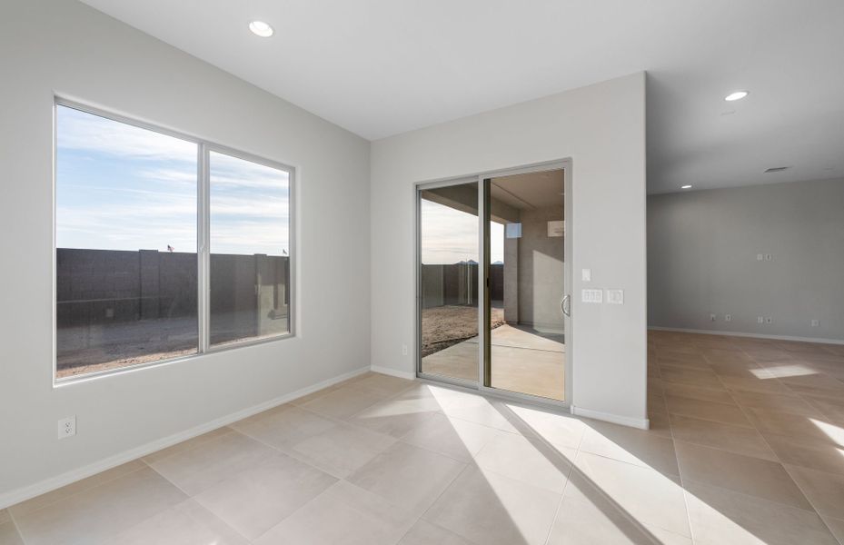 Spacious, unfurnished interior of a new home in Soleo, San Tan Valley (Image 30).