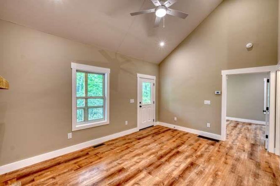 Spacious, unfurnished interior of a new home in , Blairsville (Image 13).