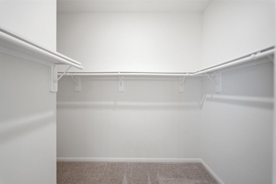 Spacious, unfurnished interior of a new home in Steed Landing, Texas City (Image 18).