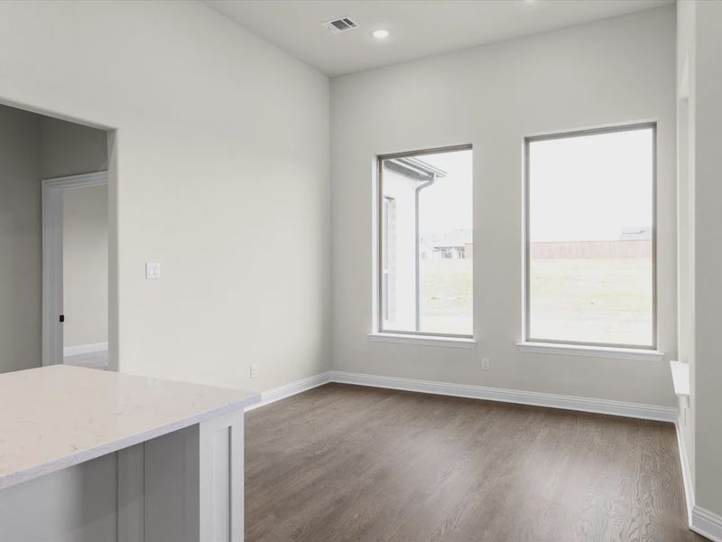Spacious, unfurnished interior of a new home in Levante, Waxahachie (Image 17).
