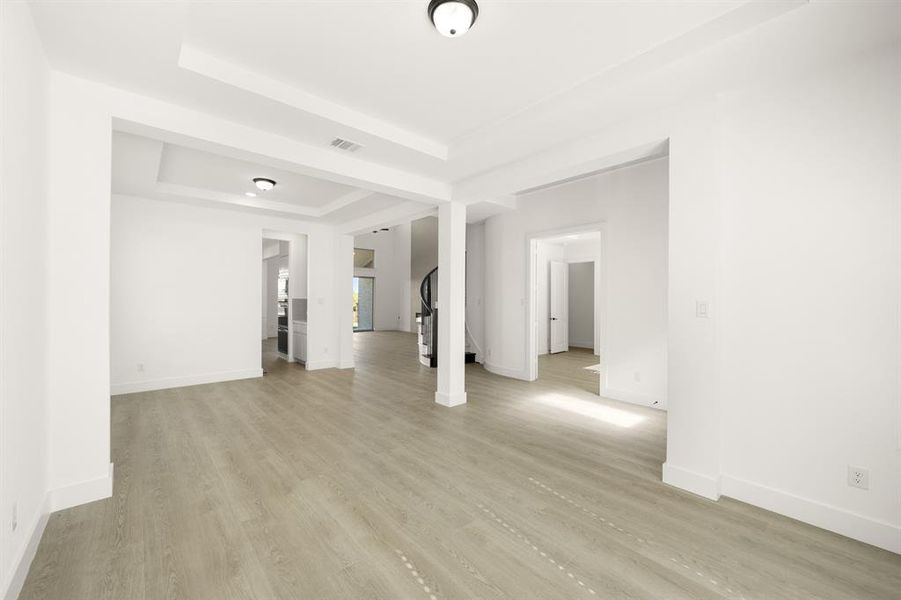 516 Burtin-  Flex SPace-1