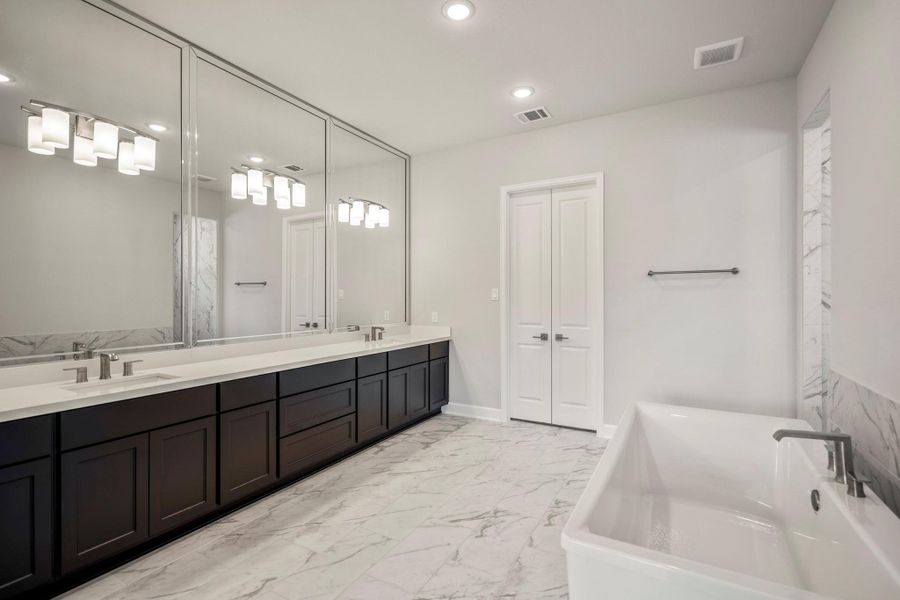 Furnished interior view inside a new home in Sienna 70′ Lots, Missouri City (Image 19).