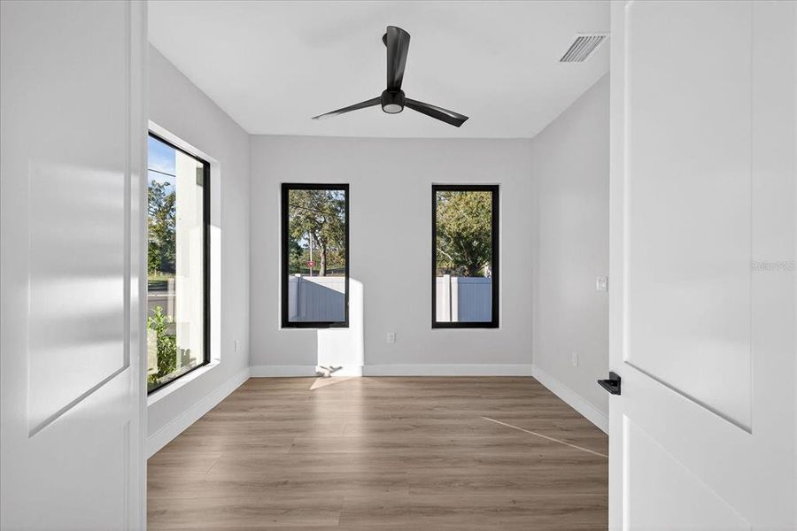 Spacious, unfurnished interior of a new home in , Tampa (Image 55).