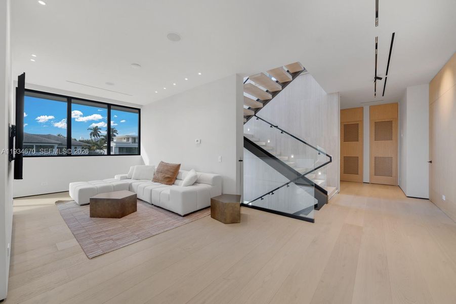 Furnished interior view inside a new home in , Fort Lauderdale (Image 41).