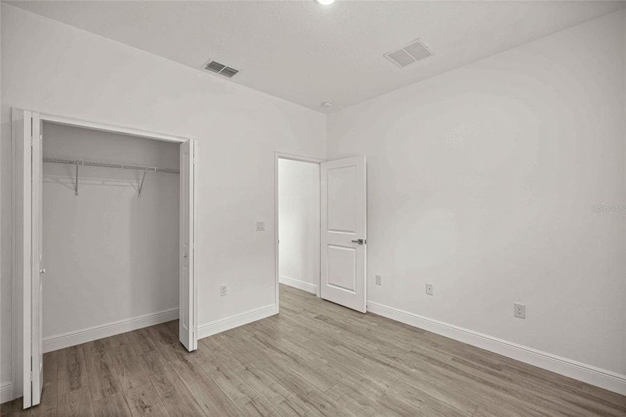 Spacious, unfurnished interior of a new home in , Ocala (Image 20).