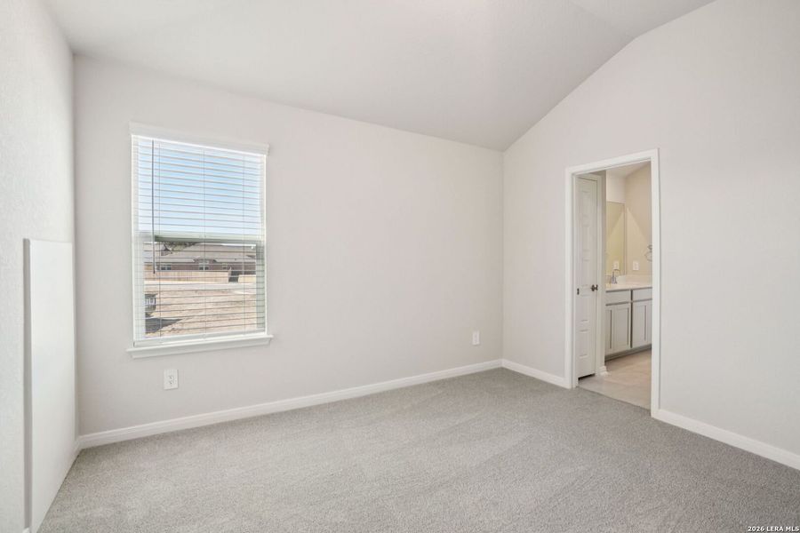 Spacious, unfurnished interior of a new home in Carmel Ranch, Schertz (Image 20).