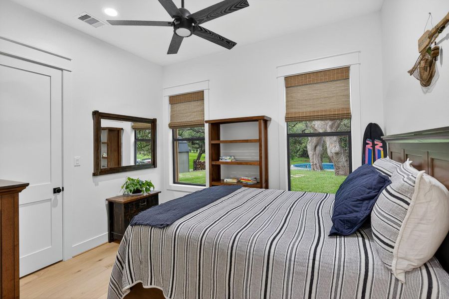 Furnished interior view inside a new home in , Kingsland (Image 21).