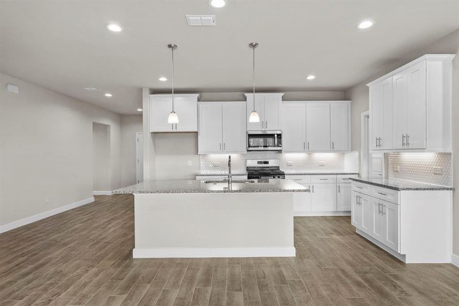 Furnished interior view inside a new home in Sandstone Estates, Granbury (Image 7).