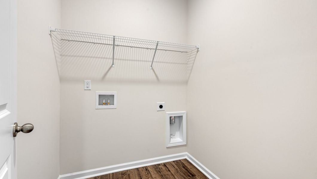 Spacious, unfurnished interior of a new home in Cascade Point, Seneca (Image 25).