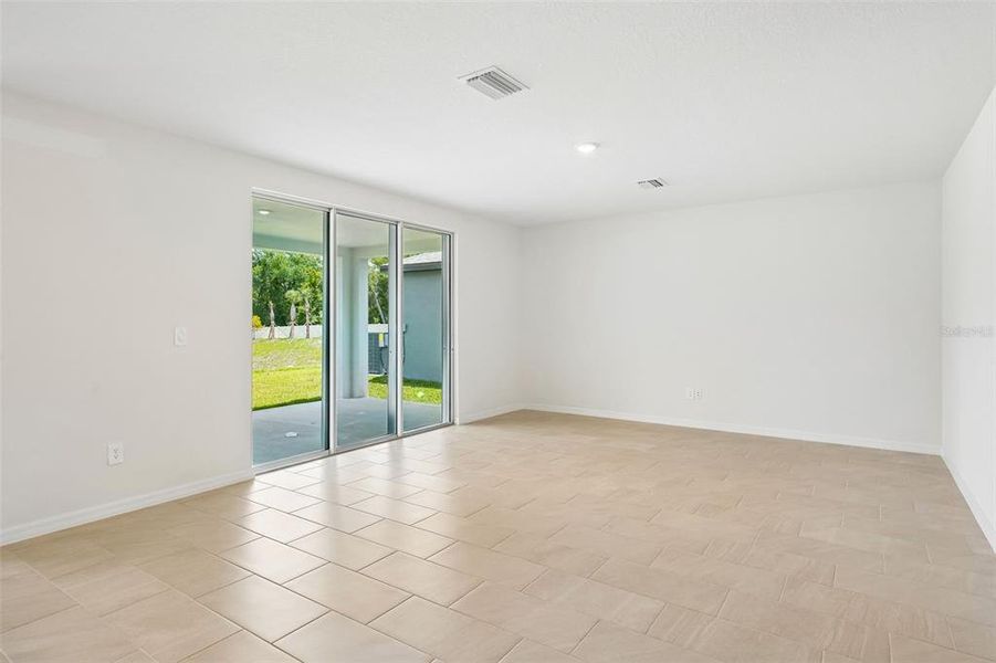 Spacious, unfurnished interior of a new home in Pine Ridge Meadows, Hudson (Image 49).