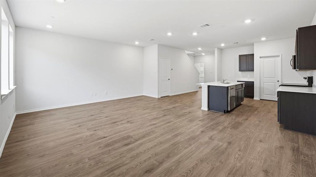 Spacious, unfurnished interior of a new home in Arbor Trails South, Princeton (Image 29).