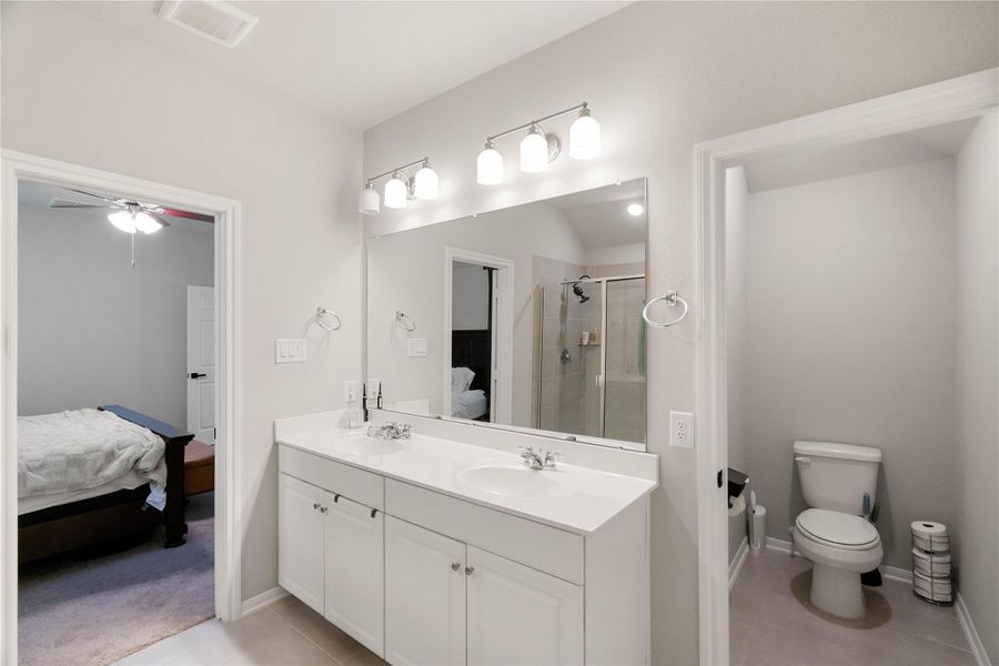 Furnished interior view inside a new home in , Conroe (Image 25). Furnished interior view inside a new home in , Conroe (Image 25).