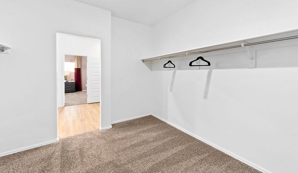 Spacious, unfurnished interior of a new home in Barnett Village, Marana (Image 22).