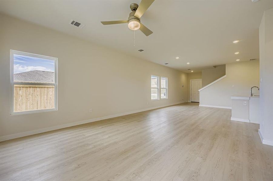 Spacious, unfurnished interior of a new home in MiraVerde, Crowley (Image 17).