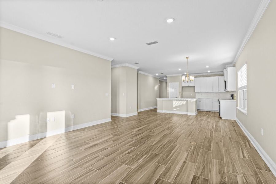 Spacious, unfurnished interior of a new home in Lake Merial, Panama City (Image 33).